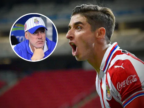 Isaác Brizuela habría recibido la peor noticia de Milito en Chivas y así reaccionó