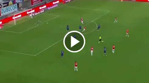 Golazo de Mateo Chávez para AZ Alkmaar.