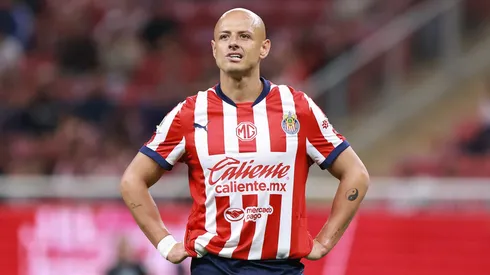 Javier Hernández puede comenzar el ciclo de Gabriel Milito en Chivas como titular.