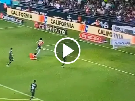 Cade Cowell perdonó en un mano a mano en Chivas vs. León