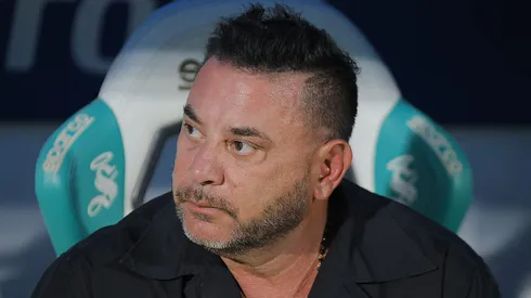 Antonio Mohamed sumaría un refuerzo que quería jugar en Chivas.