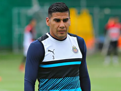 Chivas y un reconocimiento para Carlos Salcido en un día especial