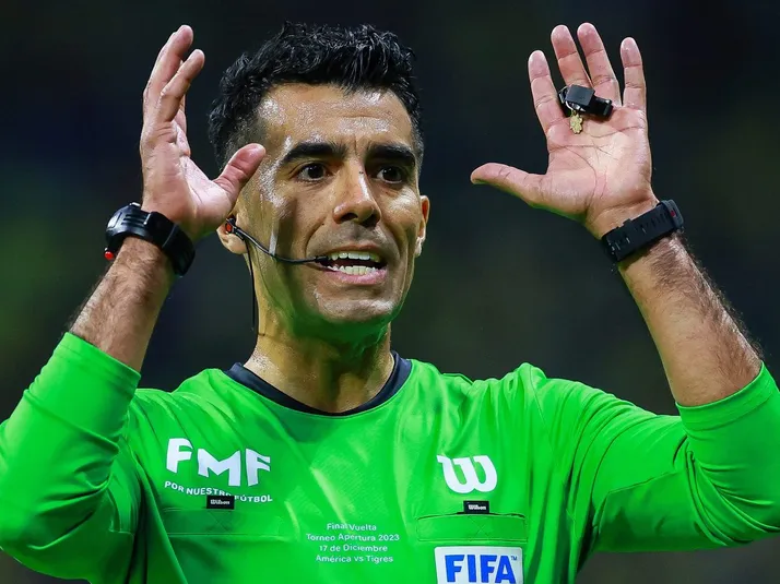 Sancionaron a Escobedo: el otro gesto de la Comisión de Árbitros con Chivas