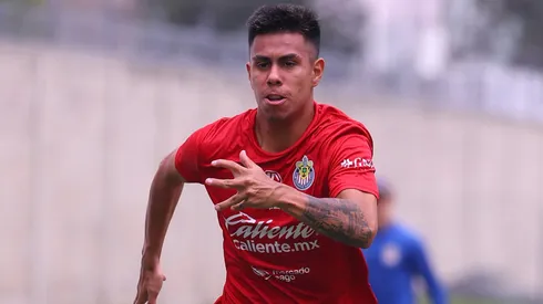 Efraín Álvarez fue de los jugadores más peligrosos de Chivas ante León.