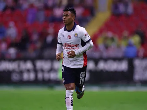 Efraín Álvarez sigue viviendo el sueño en Chivas