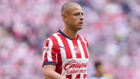 Javier Hernández tiene contrato con Chivas hasta diciembre de 2025.
