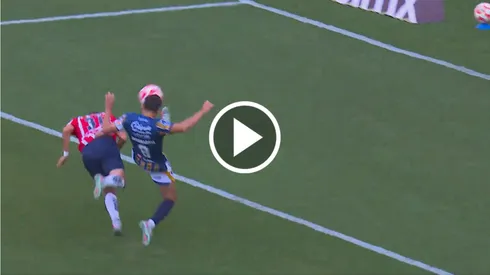 El extraño autogol que ocasionó Richard Ledezma para Chivas