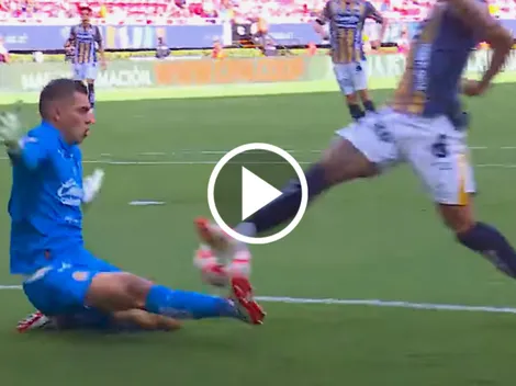 La doble atajada del Tala Rangel que ocasionó el gol de Chivas