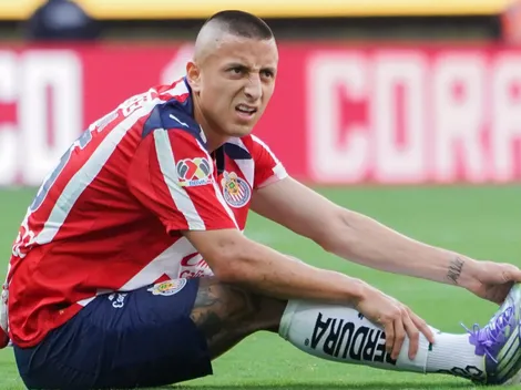 La decisión de Gabriel Milito con el bajo nivel de Roberto Alvarado