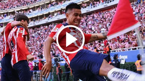Efraín Álvarez hizo brutal asistencia en Chivas vs. San Luis.