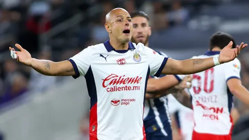 Afición definió su postura con Chicharito Hernández.
