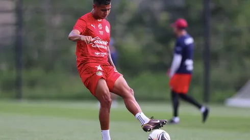 Milito aclara por qué Álvarez no es titular