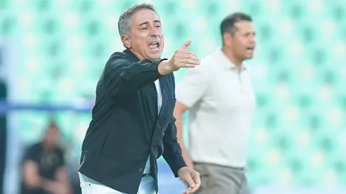 Antonio Contreras padeció la derrota de su Chivas Femenil ante Santos Laguna.