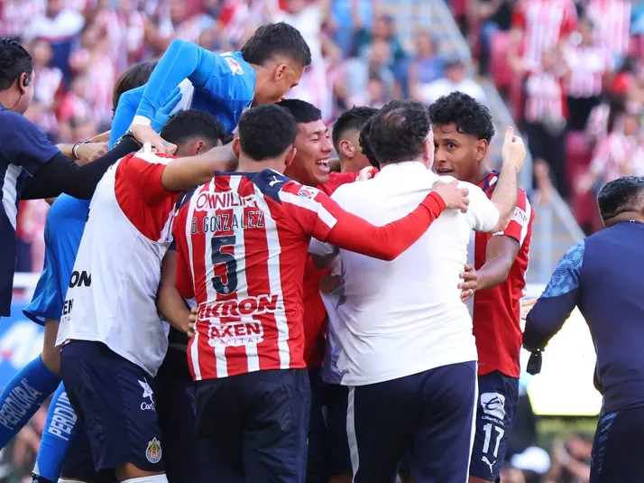 Cristiano y Sidane, a cumplir el sueño en Chivas