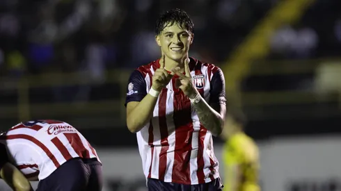 Sergio Aguayo se lució con doblete para el Tapatío.