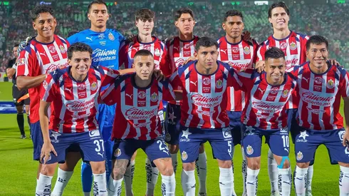 Afición de Chivas marcó al culpable de la derrota ante Santos Laguna.