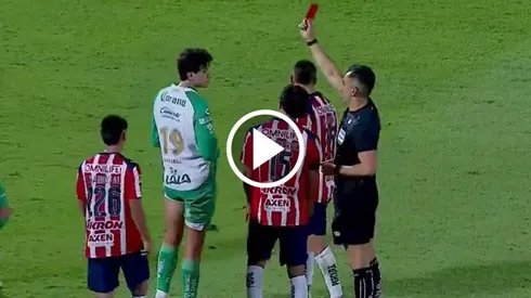 López Peñuelas expulsó a Haret Ortega por una falta que le cometió a Hugo Camberos.