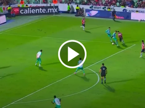 Santiago Sandoval casi cierra el estadio con un golazo ante Santos Laguna