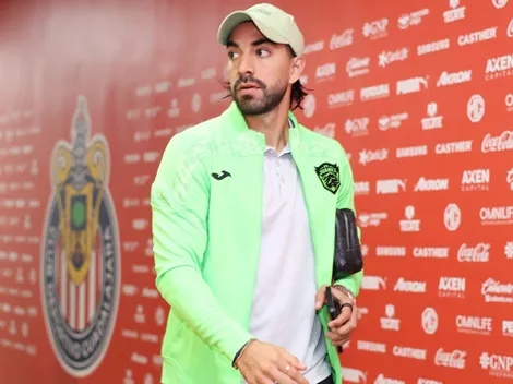 Afición de Chivas dio cálida bienvenida a Rodolfo Pizarro