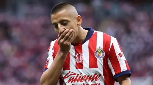 Afición de Chivas ya se metió con el Piojo Alvarado