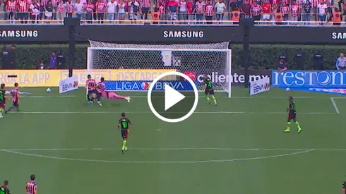 Santiago Sandoval anotó su primer gol con Chivas en Liga MX