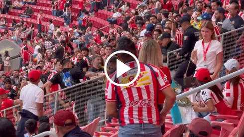 Así fue la riña en las gradas del Estadio Akron.