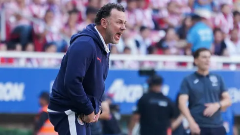 Gabriel Milito siente la presión como DT de Chivas.