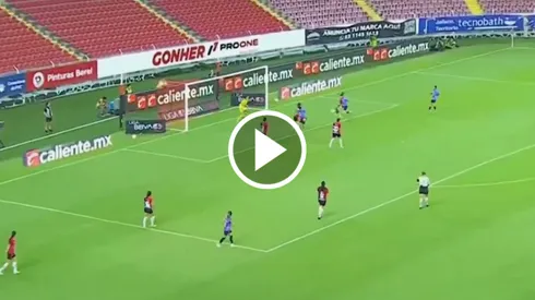 Alicia Cervantes abrió la cuenta para Chivas Femenil en el Clásico Tapatío.