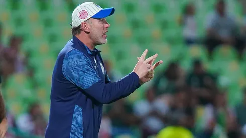 Gabriel Milito suma solo 3 puntos con Chivas en el Apertura 2025 y quedó eliminado de la Leagues Cup.