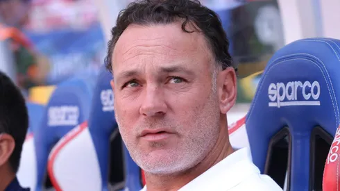 Milito recibió exigencia de la directiva de Chivas.