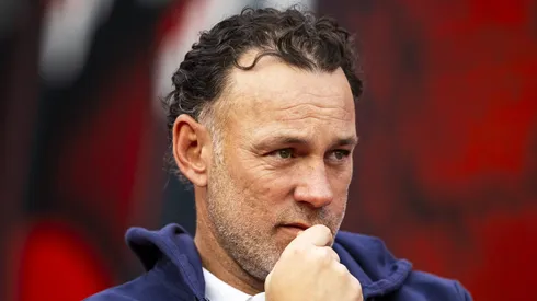 Gabriel Milito intenta encontrar el rumbo de sus Chivas de Guadalajara.