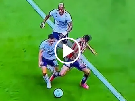 Arbitraje quitó penalti a favor de Chivas vs. Cruz Azul