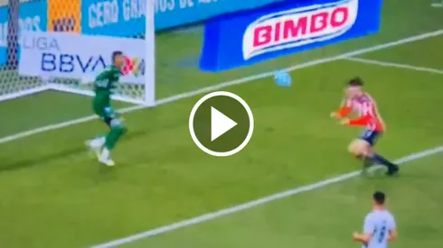 La terrible falla de la Hormiga González contra Cruz Azul