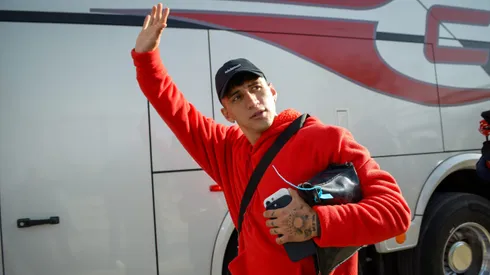 Alan Pulido reaparece con el escudo de Chivas.