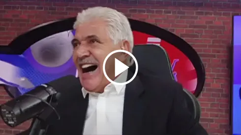 Ricardo Ferretti celebró la victoria de Chivas en el Clásico Nacional.