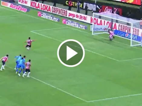 La increíble falla de Efraín Álvarez contra Nahuel Guzmán