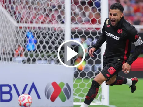 El festejo de Alexis Vega tras marcarle gol a Chivas