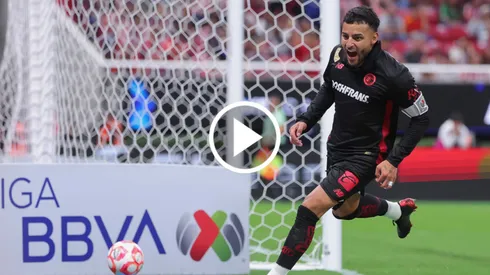 El festejo de Alexis Vega tras marcarle gol a Chivas