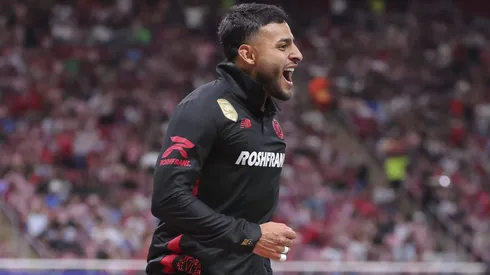 Alexis Vega marcó el tercer gol del triunfo de Toluca sobre Chivas.