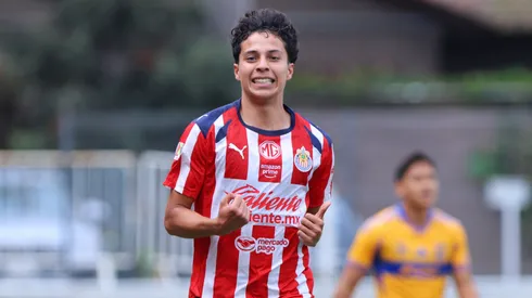 Esteban Mendoza destaca en Chivas Sub-19.