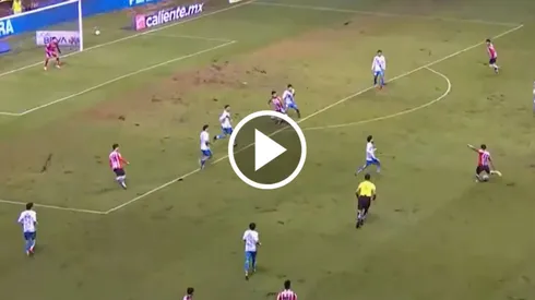 Omar Govea anotó el segundo de Chivas vs. Puebla