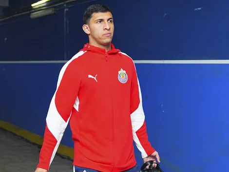 El gesto de dolor de Bryan González tras su lesión en Puebla vs. Chivas