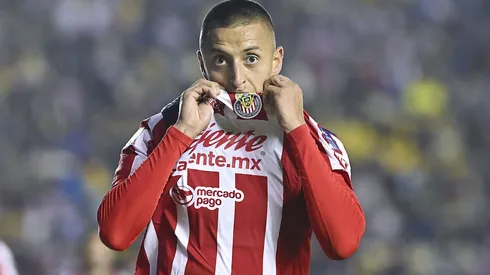 Roberto Alvarado no jugará ante Pumas.