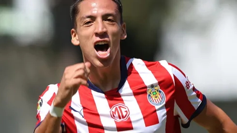 Maximiliano Bustos se fue de Chivas. 
