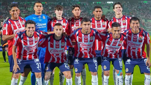 Periodistas revelan qué jugador tiene los días contados en Chivas.