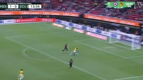 Raúl Rangel cometió un penal en el México vs. Ecuador