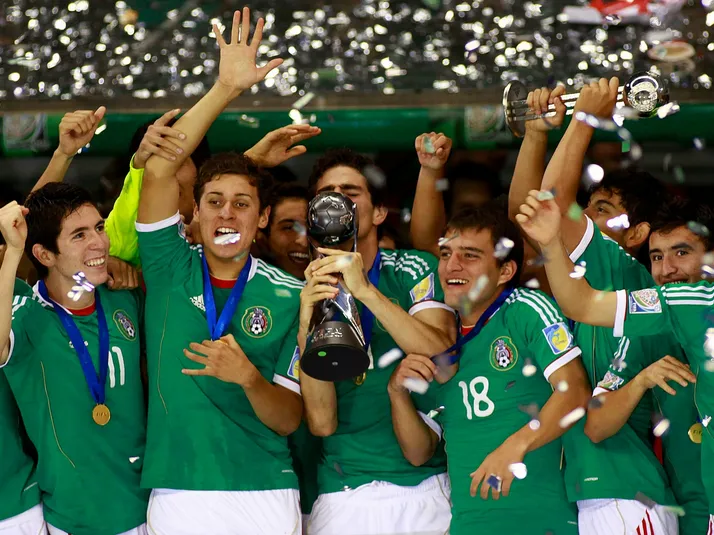 Ganó el Mundial Sub-17, pero fue despedido en Chivas