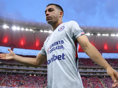 Erik Lira se aleja de Chivas