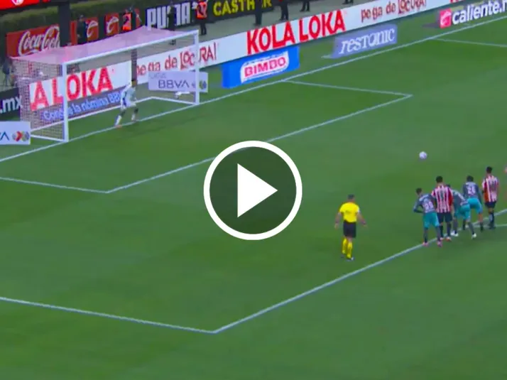 Hormiga González abrió el marcador desde el manchón de penalti