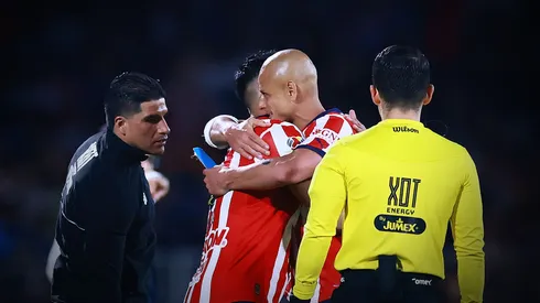 ¿Por qué no juegan Chicharito y Pulido contra Querétaro?